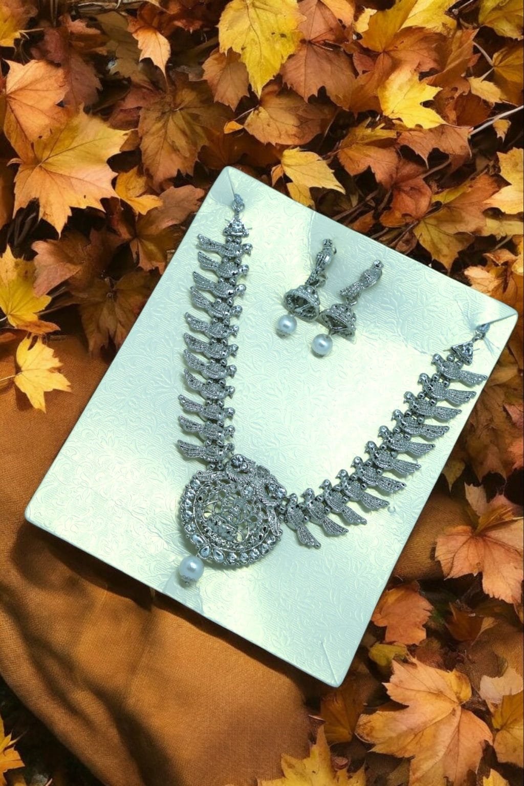 Stunning Silver Necklace Set - Image 2