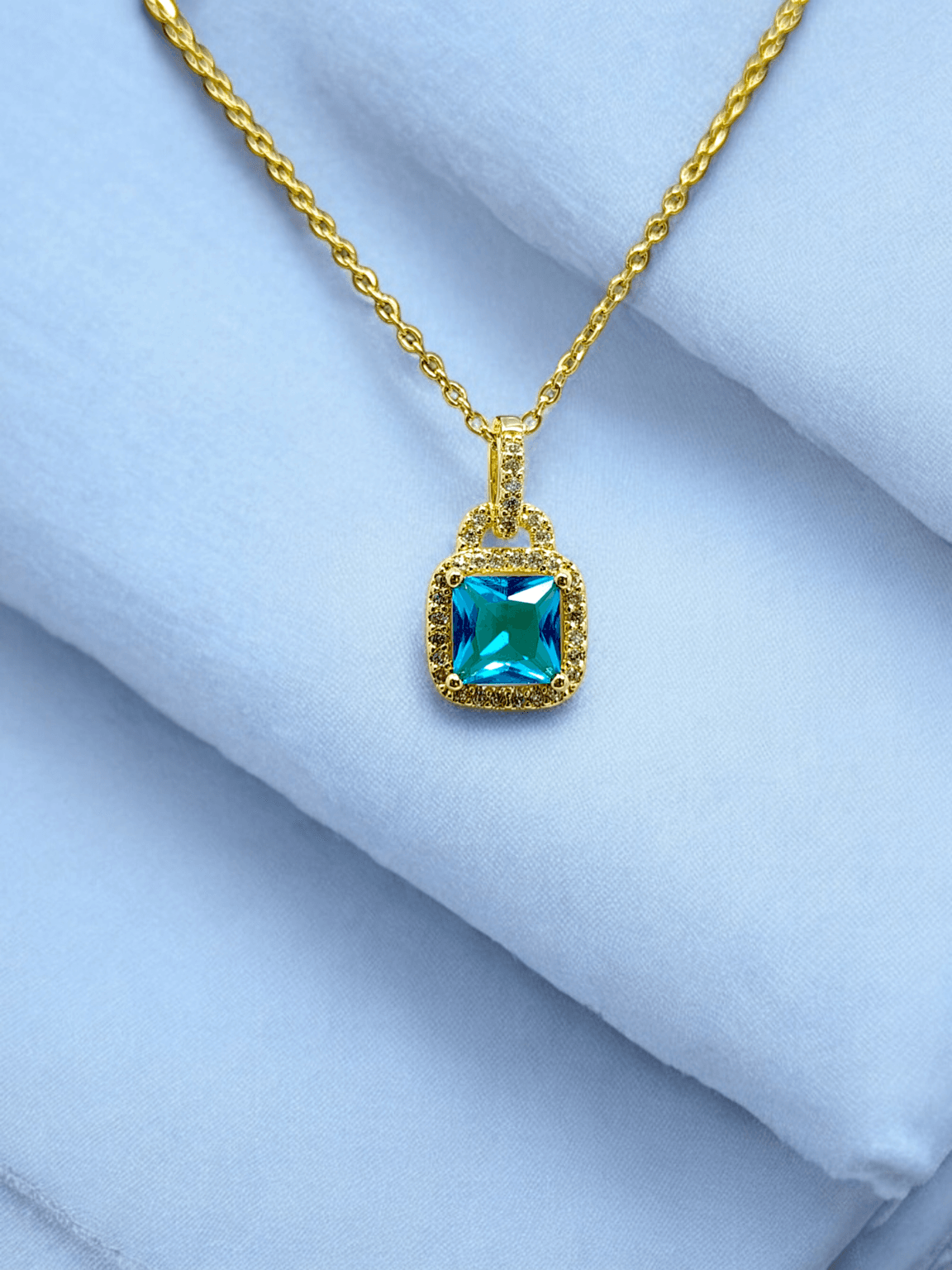 Necklace with a Stunning Blue Stone - Image 3