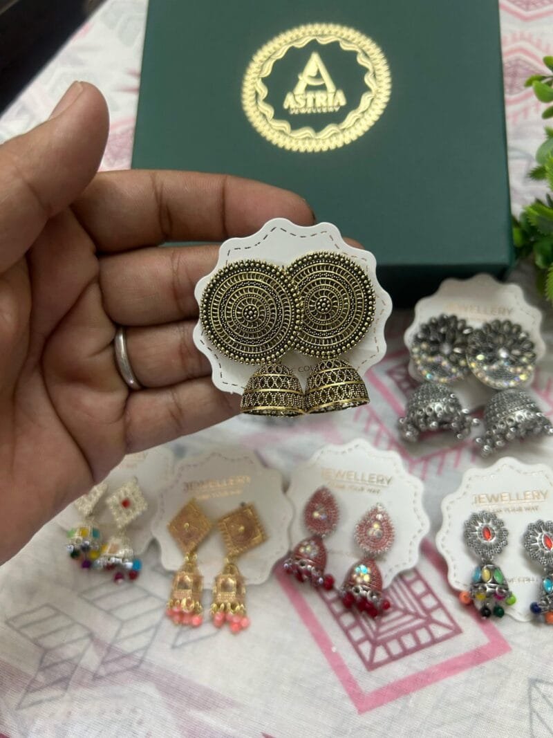 8 Cute Earrings - Image 9