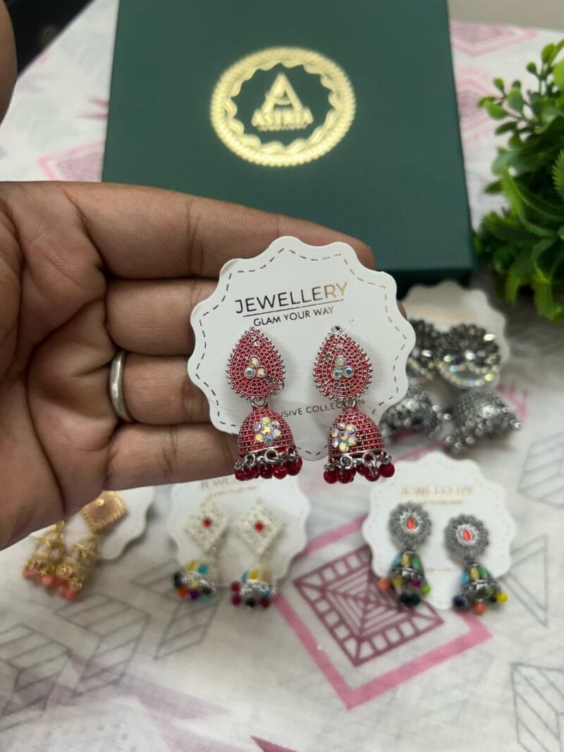 8 Cute Earrings - Image 5