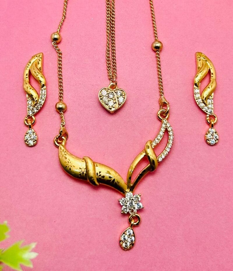 Rose Gold Sparkling Heart Pendant Set